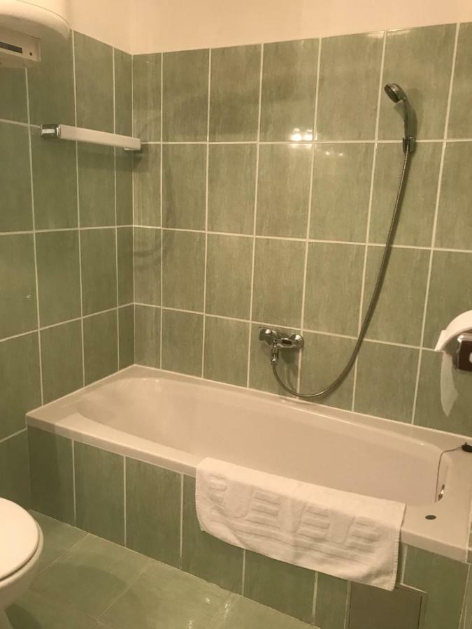 Apartment Pulic Rab Town Eksteriør billede